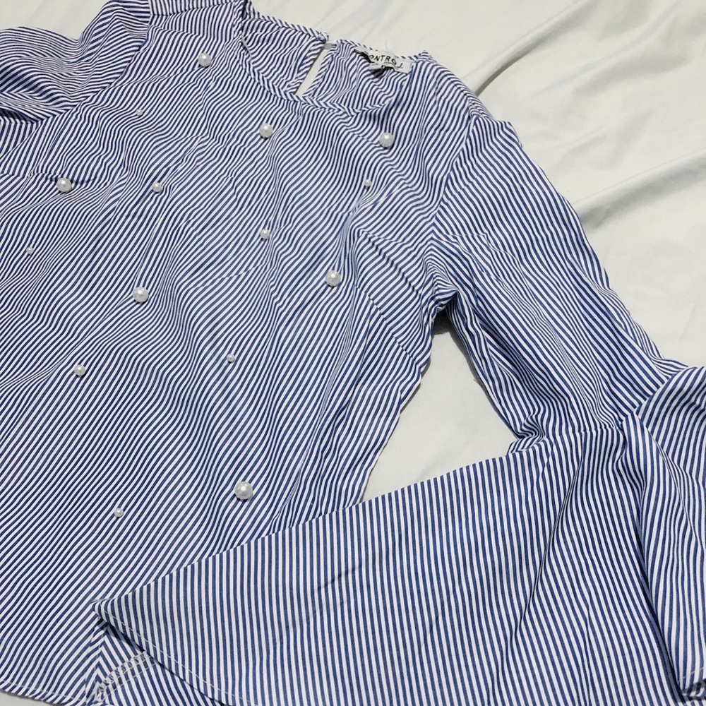 New! White & Blue Flared Sleeve Blouse -M